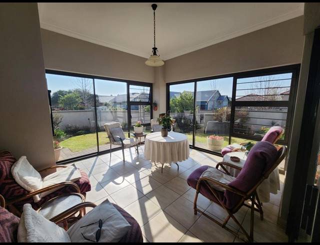 3 BEDROOM HOUSE FOR SALE IN RETIRE AT MIDSTREAM